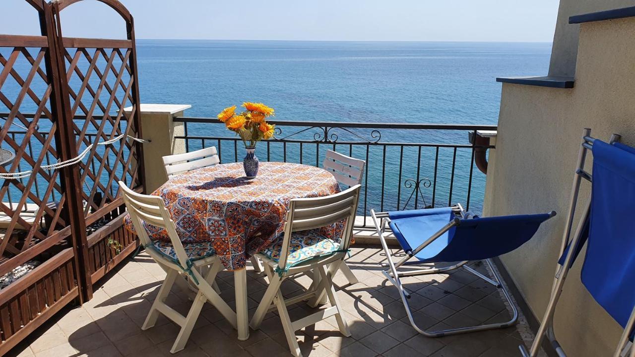 Borgo Prino Apartment Империа Екстериор снимка